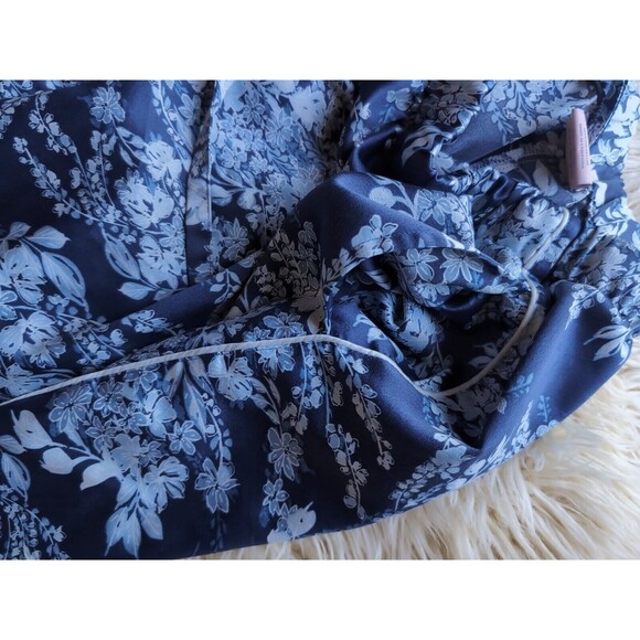 Cabernet by Sleep Sense Satin Floral Short Sleeve Notch Collar Capri Pajama Set - Picture 15 of 16